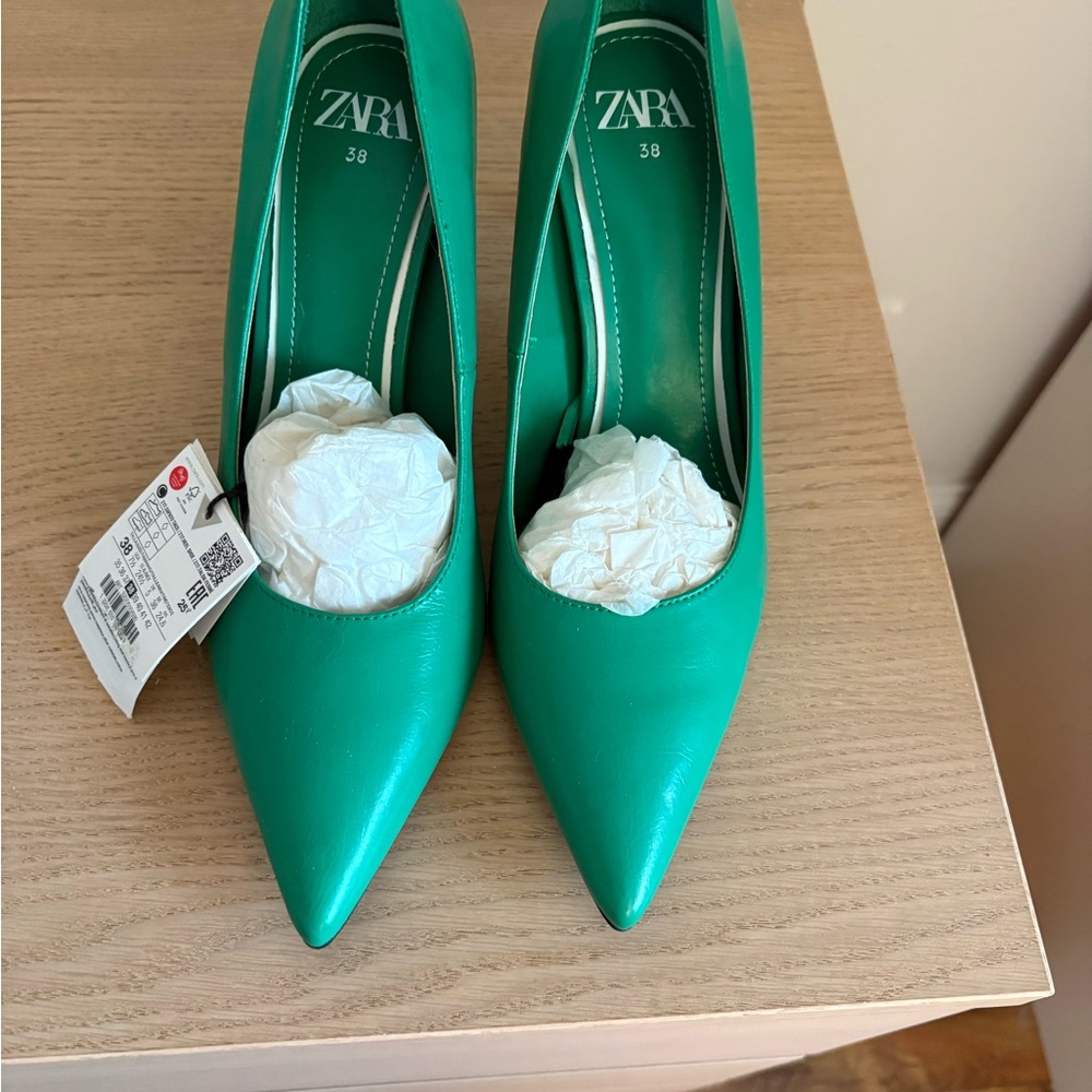 Zara Women's Vibrant Green Heels